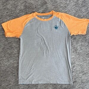 Men’s Rabbit Running shirt size Medium